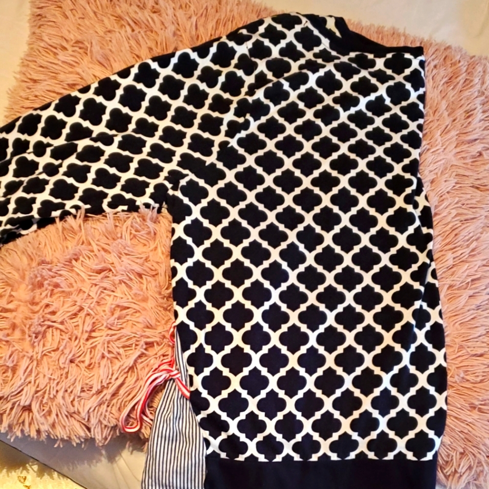 Crown and Ivy Curve Women's Shirt.